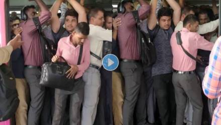 Mumbai-Metro-Train