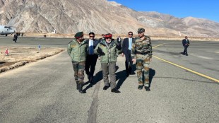 pm narendra modi reached at kargil