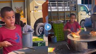 Small-Boy-Selling-Pav-Bhaji