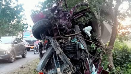 Car and truck accident mother and son death nagpur mumbai highway vashim