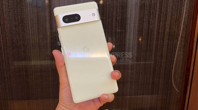 Google ने ६ ऑक्टोबर रोजी आपला फ्लॅगशिप स्मार्टफोन Google Pixel 7 लॉंच केला आहे. (Image credit: Shruti Dhapola/Indian Express)