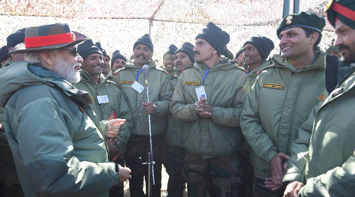 तसेच, पंतप्रधान नरेंद्र मोदींनी यावेळी जवांनाबरोबर 'वंदे मातरम' गाणंही गायलं आहे.