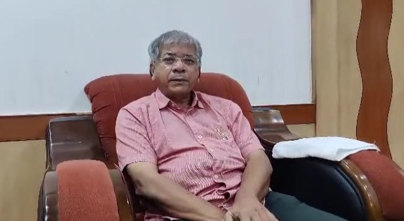 वंचित बहुजन आघाडीचे प्रमुख प्रकाश आंबेडकर यांनी राज्य परिवहन महामंडळाच्या कर्मचाऱ्यांवर गंभीर आरोप केला आहे.