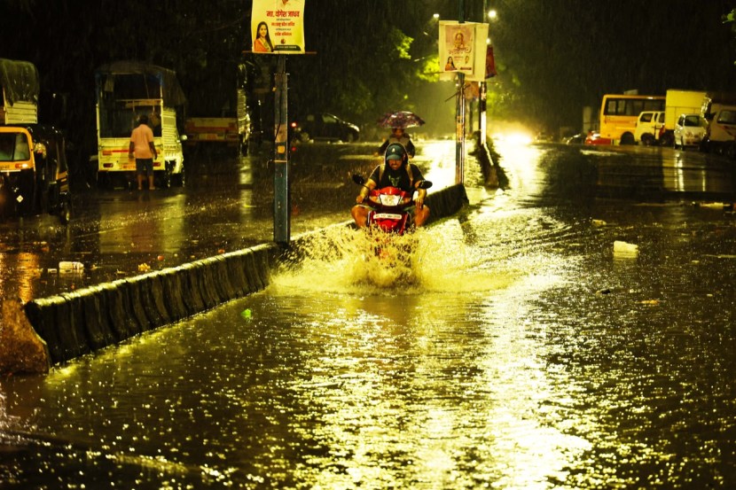 कमी वेळेत अधिक तीव्रता आणि मोठ्या कालावधीतील हा शहरातील या हंगामातील पहिला पाऊस ठरला. शहर आणि परिसरात आणखी दोन दिवस पावसाची शक्यता आहे.