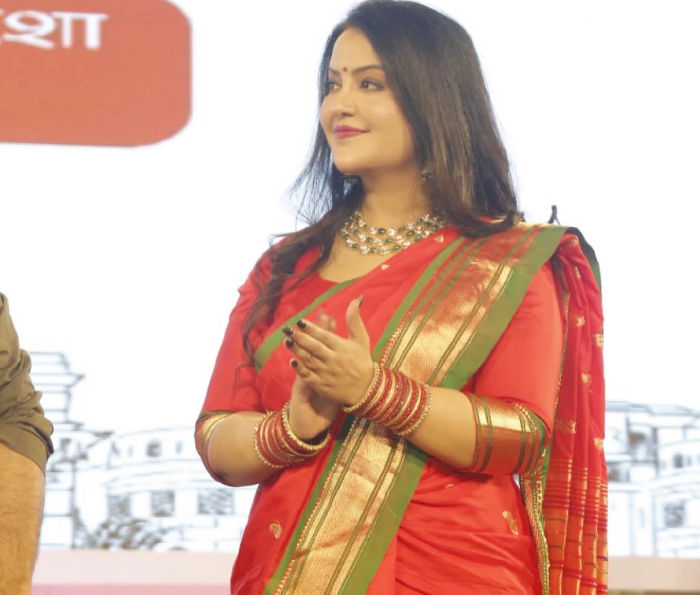 deputy cm devendra fadnavis amruta fadnavis diwali celebration 