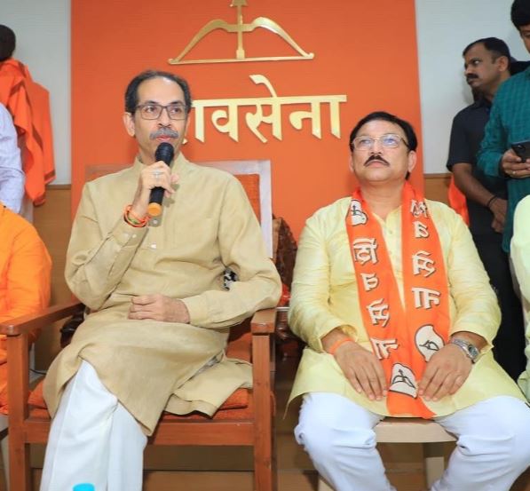 uddhav thackeray and sanjay deshmukh