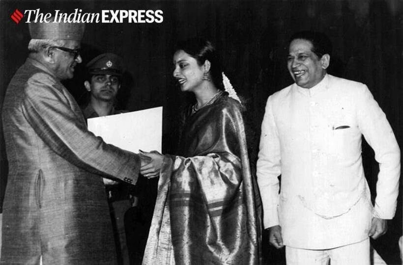 Why Does Rekha Wear Sindoor When She Stood In Front of Jaya Bachchan Wearing Mangalsutra