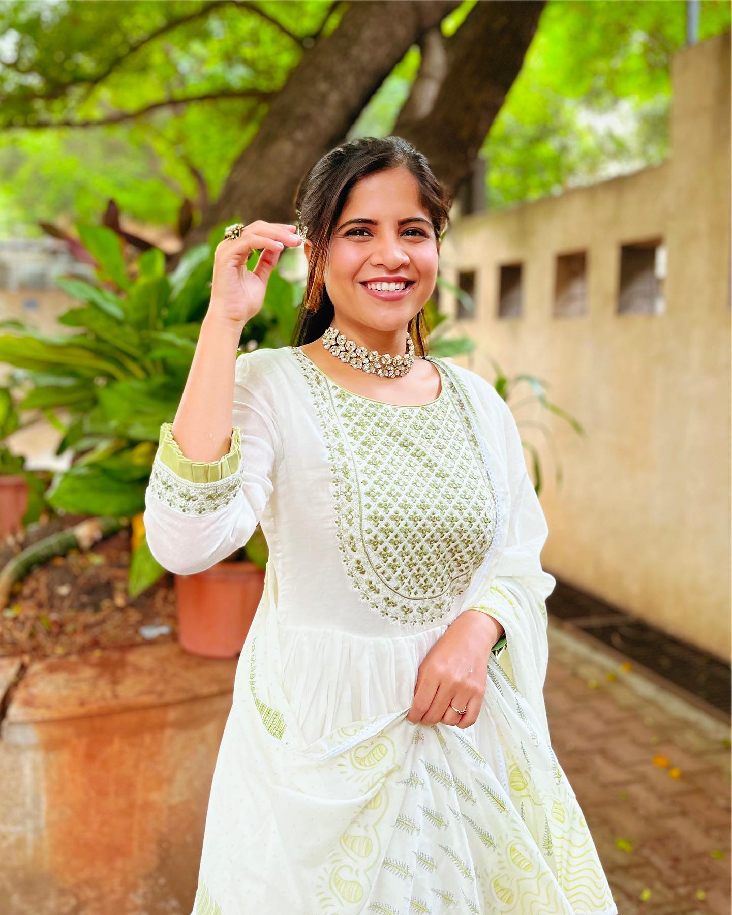 know about bigg boss marathi contestant amruta deshmukh
