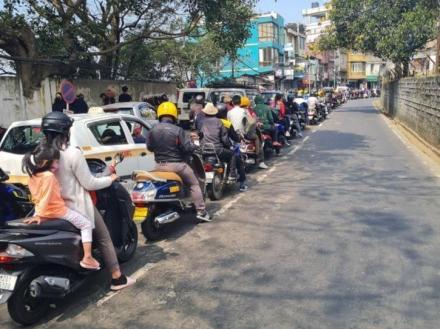 कोंडी सुटण्यासाठी उड्डाणपूल; वसई, विरारमध्ये चार रेल्वे उड्डाणपूल आणि रस्त्यांवरील १२ उड्डाणपुलांचा प्रस्ताव सादर कोंडी सुटण्यासाठी उड्डाणपूल; वसई, विरारमध्ये चार रेल्वे उड्डाणपूल आणि रस्त्यांवरील १२ उड्डाणपुलांचा प्रस्ताव सादर
