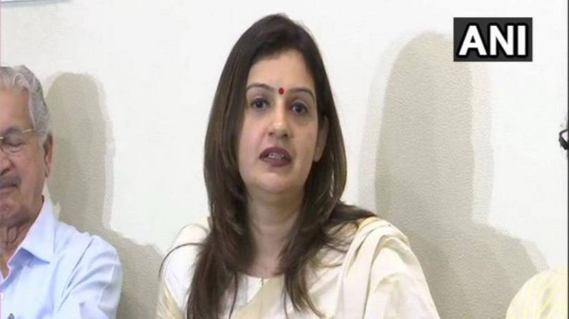 “यापूर्वी पक्षाचं चिन्ह गोठवल्याचं आम्ही ऐकलं होते. मात्र, निवडणूक आयोगाच्या इतिहासात हे पहिल्यांदाच झालं की ‘शिवसेना’ नावही गोठवण्यात आलं आहे. चिन्ह आणि नाव गोठवलं असल तरी, पक्षाचा इतिहास कसे पुसू शकता.” -प्रियंका चतुर्वेदी, शिवसेना खासदार