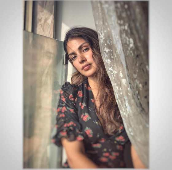 रिया तुरुंगात असताना तिचे तेथील आयुष्य कसे होते याबद्दल आता अनेक गोष्टी समोर आल्या आहेत.