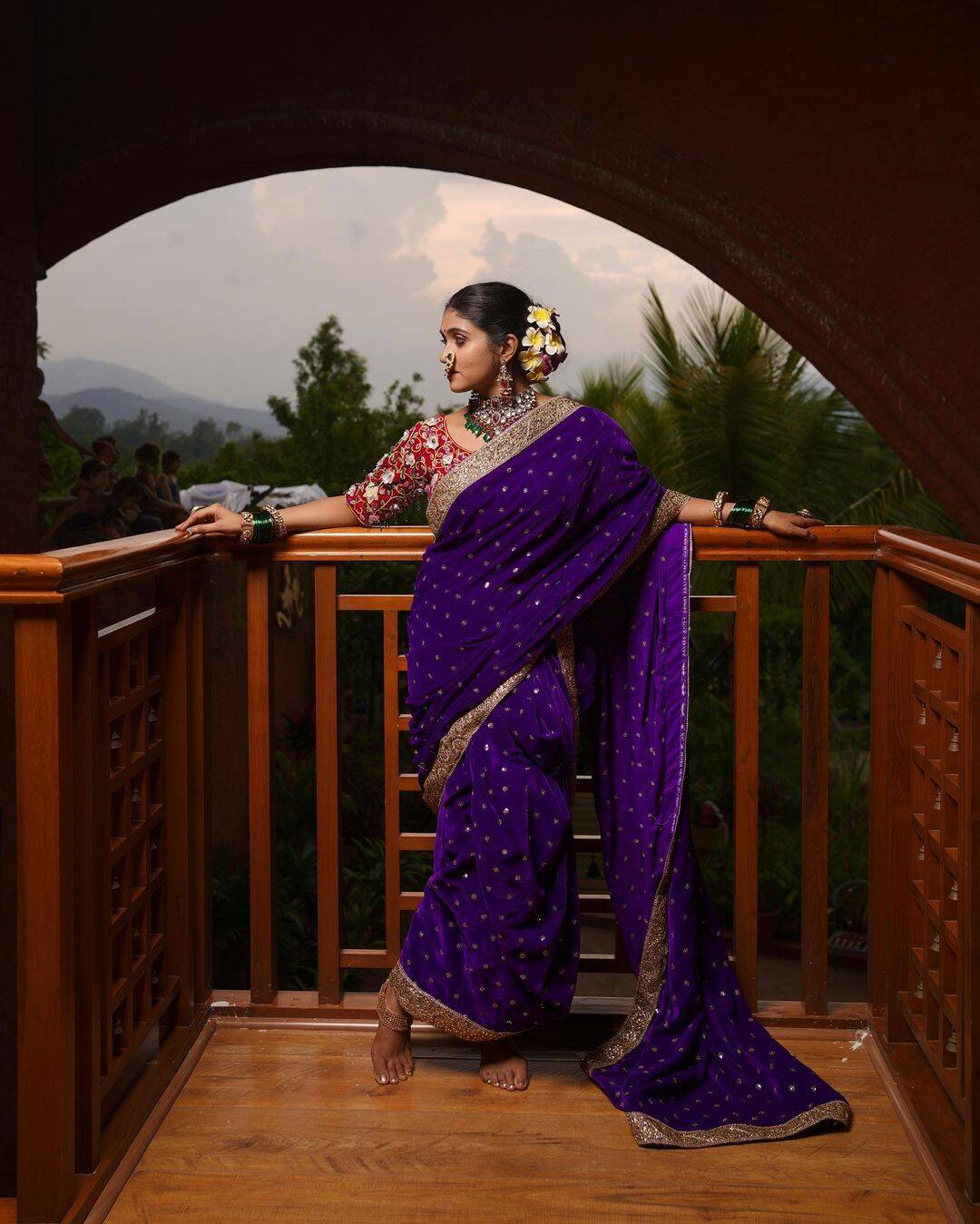 Diwali Saree Poses Guide By hasya jatra fame Prajakta Mali Shivali Parab Apurva Nemlekar Rinku Rajguru