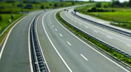 latur tembhurni road widening work nothing happened in last 11 months after nitin gadkari promise
