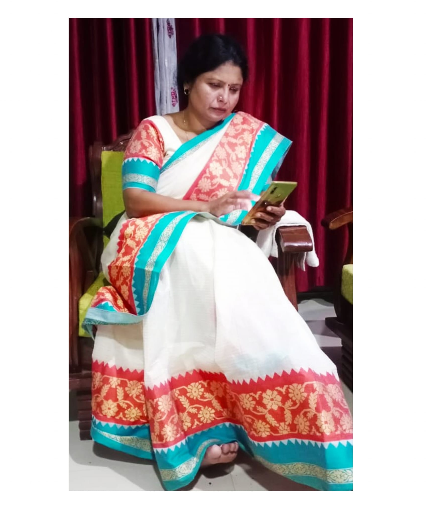 shivsena leader sushma andhare shared childhood incidence