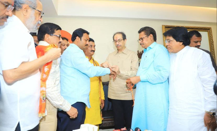 uddhav thackeray and sanjay deshmukh