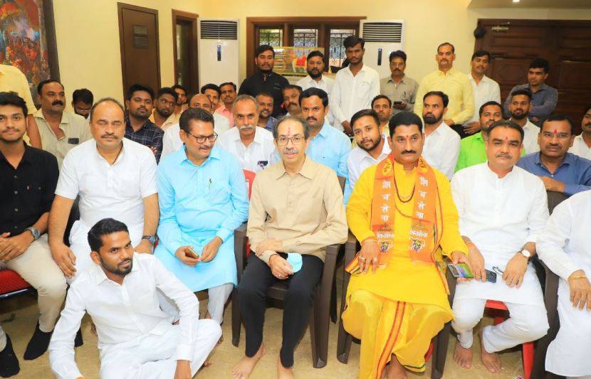uddhav thackeray and sanjay deshmukh