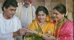 ‘हम आपके है कौन…!’ चित्रपटतील रेणुका शहाणे यांचा ‘तो’ सीन शूट करताना ढसढसा रडल्या होत्या रीमा लागू