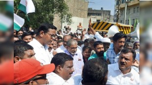 Traffic jam in Deccan Gymkhana area due to farmers march pune