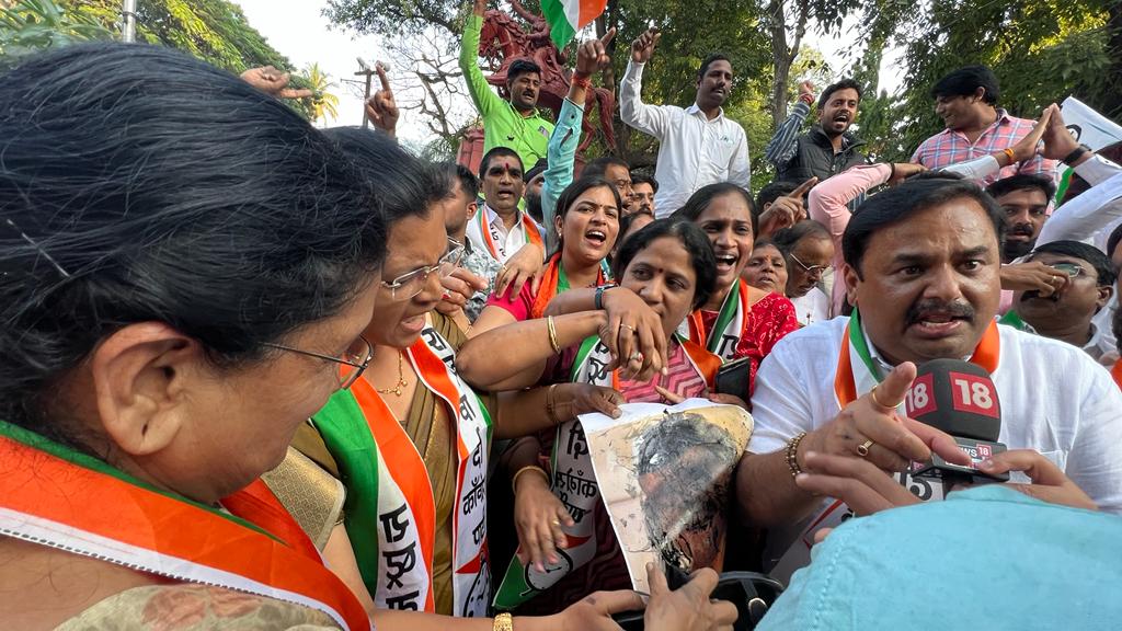 यावेळी अब्दुल सत्तारांविरोधात जोरदार घोषणाबाजी करण्यात आली.