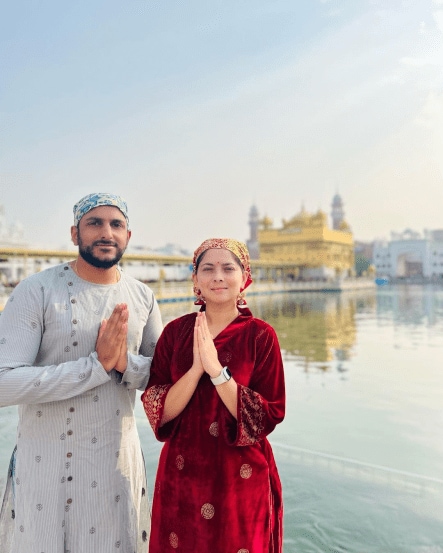 नुकतीच तिने अमृतसरमधील सुवर्णमंदिर या शीख धर्मीयांच्या पवित्र स्थानाला भेट दिली.