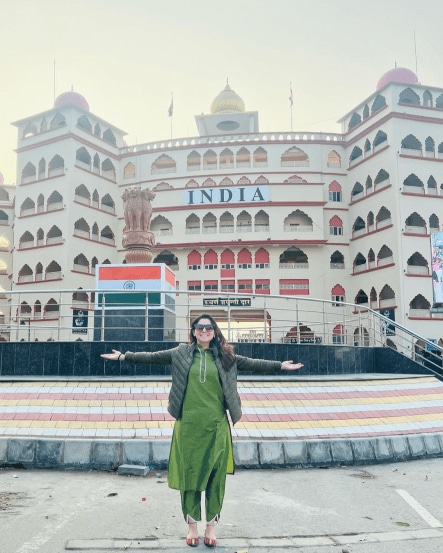 तिने शेअर केलेले फोटो सध्या सोशल मीडियावर फार व्हायरल होत आहेत. (सर्व फोटो - Sonalee Kulkarni/ instagram)