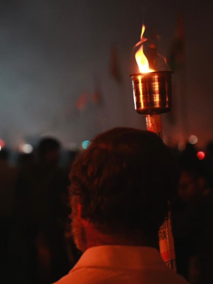 लोकांच्या समस्यांना वाचा फोडण्यासाठी आम्ही देशभर चालत आहोत. मात्र, या समस्यांवर पंतप्रधान नरेंद्र मोदी काहीच बोलत नाही, असे राहुल गांधी यांनी म्हटले आहे.