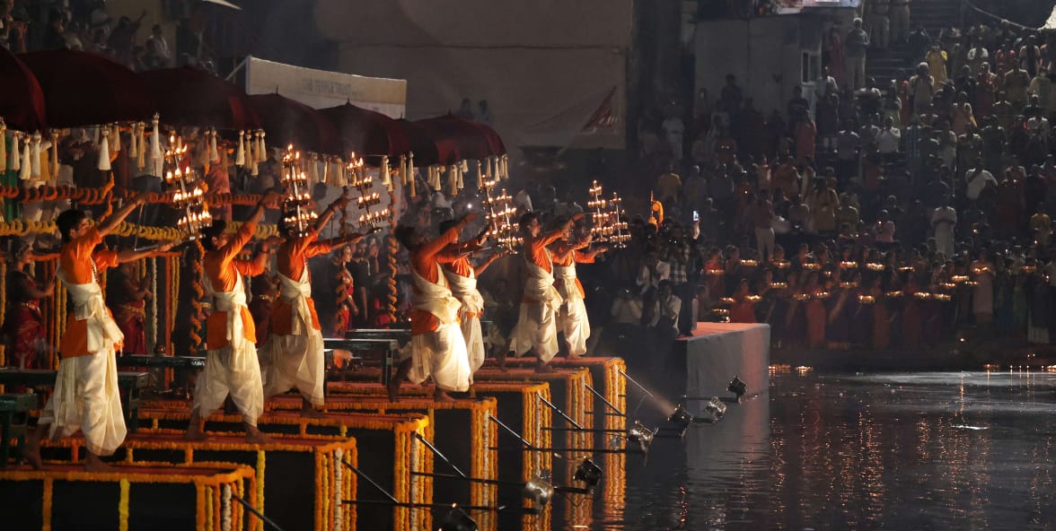 देव दिवाळी साजरी करण्यामागेही पौराणिक कथा आहे.