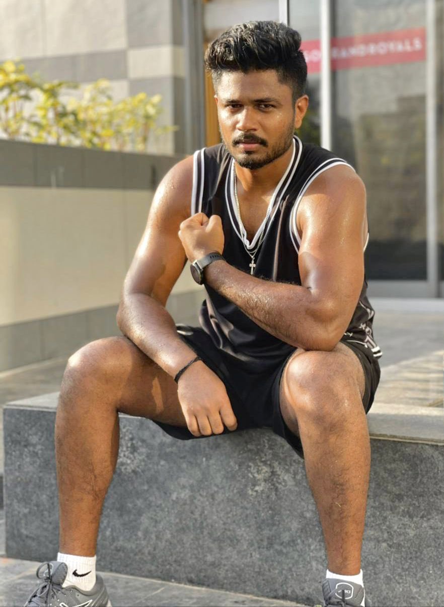 न्यूझीलंडविरुद्धच्या टी-२० मालिकेत देखील संजू सॅमसनला प्लेइंग इलेव्हनमध्ये संधी मिळाली नव्हती.