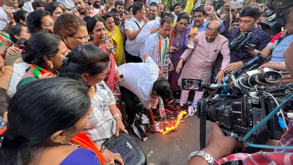 जर राज्य सरकारने अब्दुल सत्तार यांच्या राजीनामा घेतला नाही, तर त्यांना मंत्रालयात बसू देणार नाही.