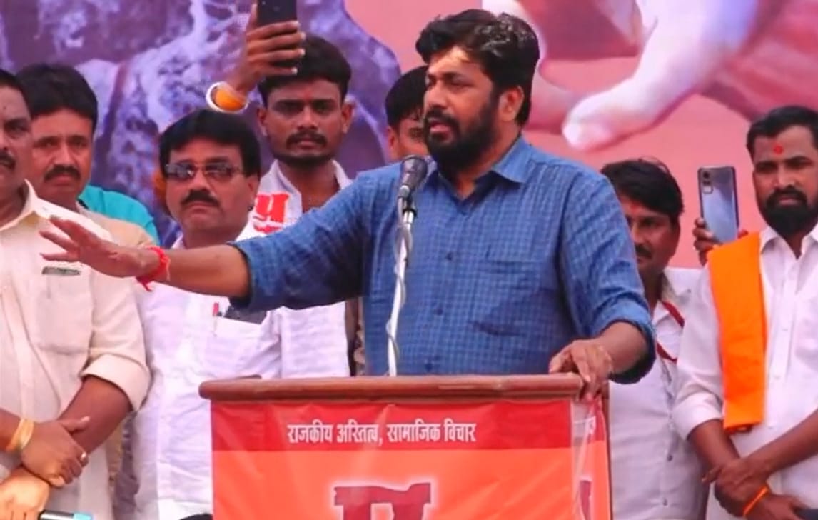“प्रहार आंडू पांडूचा पक्ष नाही, आम्ही संख्येने कमी असलो तरी बाजी आहोत.”