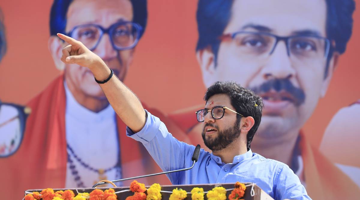 आमच्या पाठीत खंजीर खुपसणाऱ्यांना महाराष्ट्रात उभे राहण्याची हिंमत नव्हती, म्हणून त्यांनी गुवाहाटीत जात गद्दारी केली.