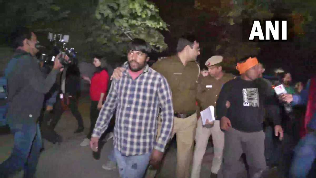 पोलिसांनी सर्व आरोपींना ताब्यात घेतलं आहे.