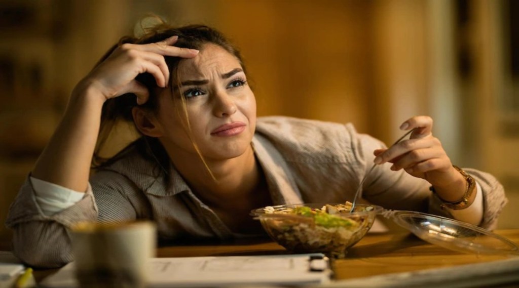 Eating late at night can lead to low energy indigestion blood pressure sleep deprivation weight gain problems