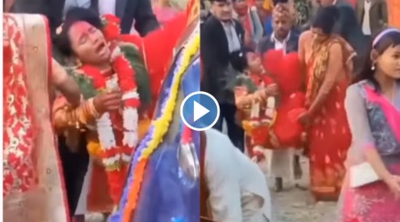 Viral Video Bride Refuse To go with Husband family Drags her with Leg watch shocking clip Viral Video Bride Refuse To go with Husband family Drags her with Leg watch shocking clip