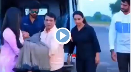 Viral Video Plastic Surgery On Road Netizens Says No Technology is better than Indians