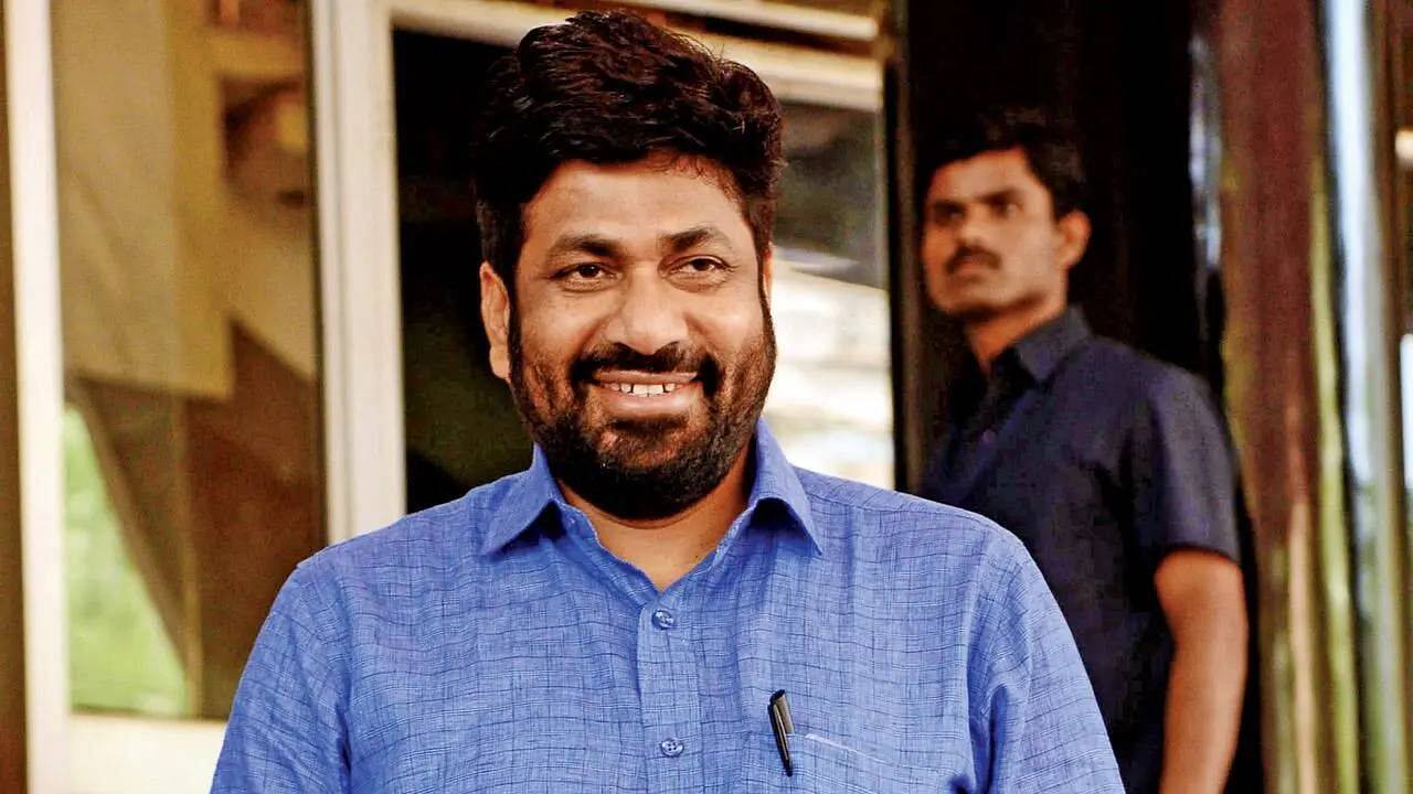 तसेच मला घाई झालेली नाही, मी मविआ सरकारमध्ये असताना कानोसा घेतला की कोणाचं सरकार बनेल, असंही म्हटलं. (सर्व फोटो संग्रहित)