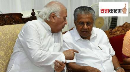 Kerala Governor Arif Mohammed Khan (L) and Chief Minister Pinarayi Vijayan (R)
