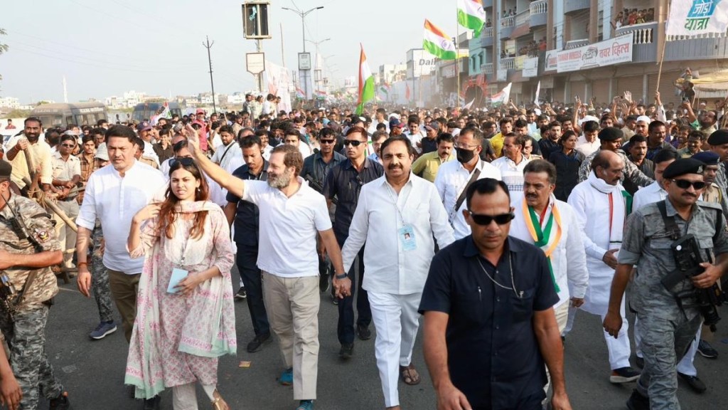 Sixteen thousand workers from Jalgaon will go to Rahul Gandhi's meeting in Shegaon Sixteen thousand workers from Jalgaon will go to Rahul Gandhi's meeting in Shegaon