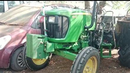 the burning of tractors for sugarcane price momvment swabhimani shetkari sanghtna frp karad satara the burning of tractors for sugarcane price momvment swabhimani shetkari sanghtna frp karad satara