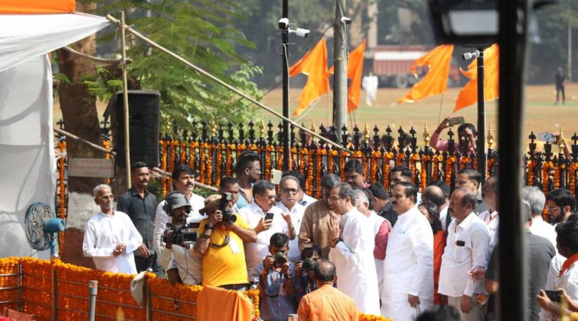 दिवंगत शिवसेनाप्रमुख बाळासाहेब ठाकरे यांचा आज १० वा स्मृतीदिन आहे.