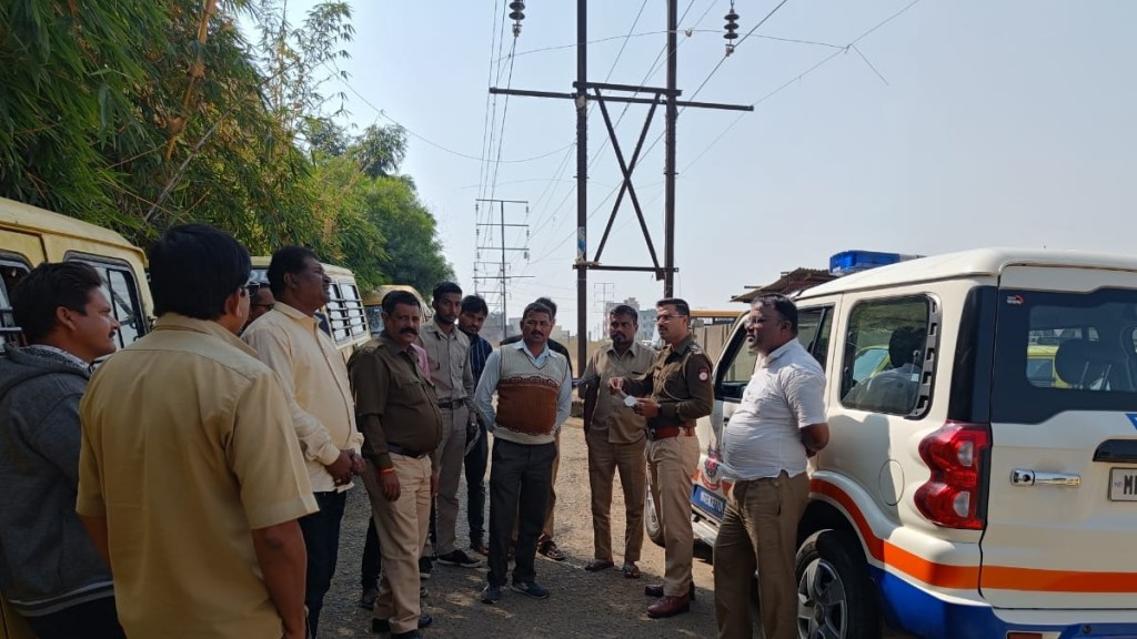 fifteen school buses seized by rto in nagpur fifteen school buses seized by rto in nagpur