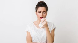 डोळ्यातून पाणी येणे, नाक बंद होणे आणि कोरड्या खोकल्यापासून आता सुटका मिळवा; वापरा फक्त ‘या’ ४ आयुर्वेदिक औषधी