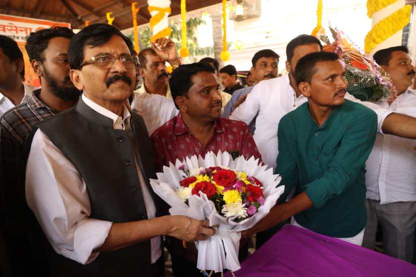शिवसेना(उद्धव बाळासाहेब ठाकरे) नेते संजय राऊत यांचा आज वाढदिवस आहे. यानिमित्त त्यांना अनेकांकडून शुभेच्छा येत आहेत. (फोटो -अमित चक्रवर्ती)