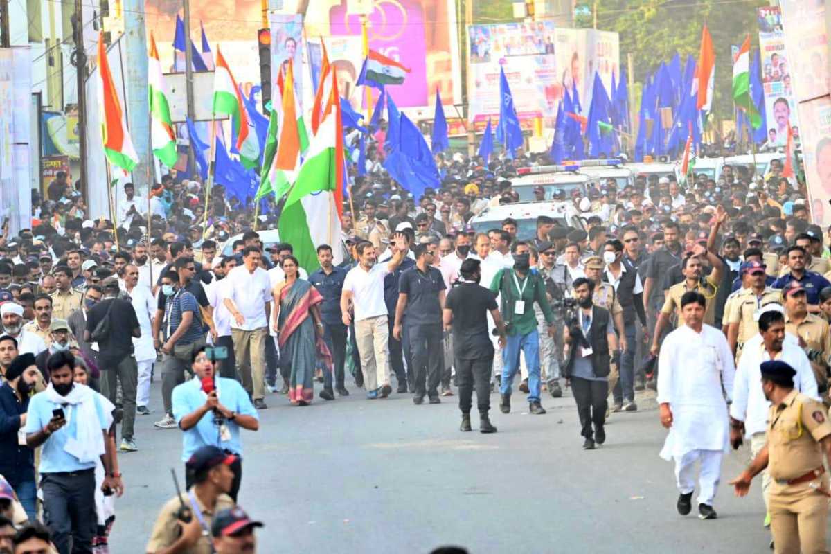 तिथं ती मुलं हात ओढत होती. म्हणून ते माझा विनयभंग करायला आले नव्हते. ते त्यांचं प्रेम होतं - सुप्रिया सुळे