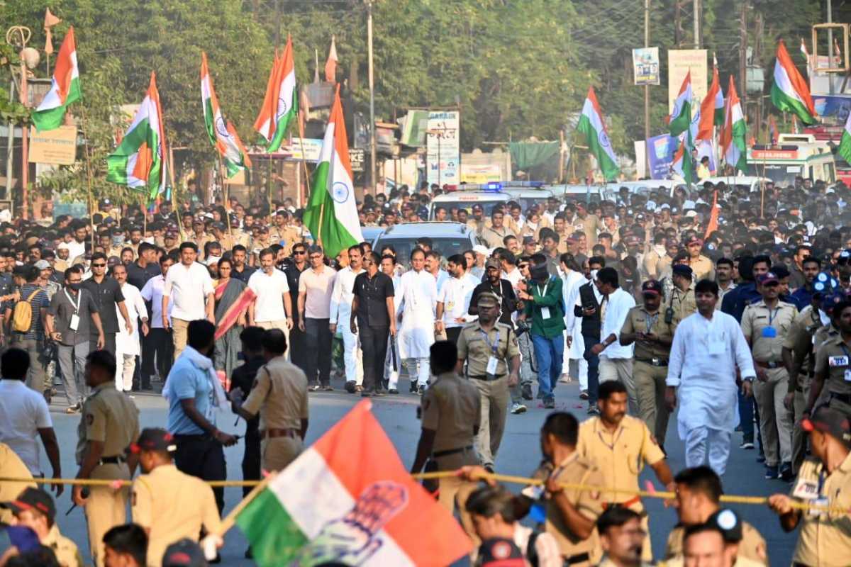 माझ्या आईने माझ्यावर जे संस्कार केले त्या चौकटीत मी वागण्याचा प्रयत्न करते - सुप्रिया सुळे