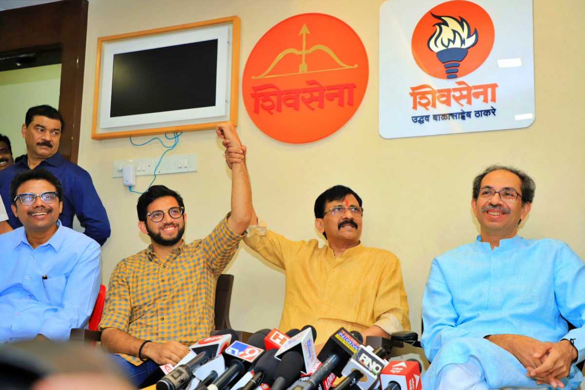 यानंतर संजय राऊत, उद्धव ठाकरे आणि आदित्य ठाकरे तिघांनीही पत्रकार परिषद घेतली. यावेळी राऊतांनी केलेल्या १० महत्त्वाच्या विधानांचा आढावा...