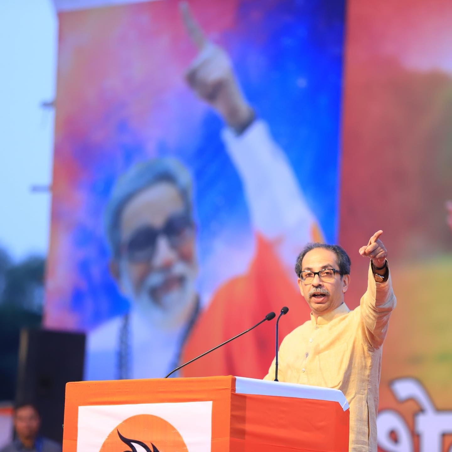 मी पुन्हा नव्या दमाने आणि त्वेषाने उभा आहे. जिंकणार म्हणजे जिंकणारच. हा माझा आत्मविश्वास तुम्ही आहात - उद्धव ठाकरे