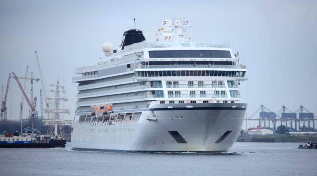 Cruise ship