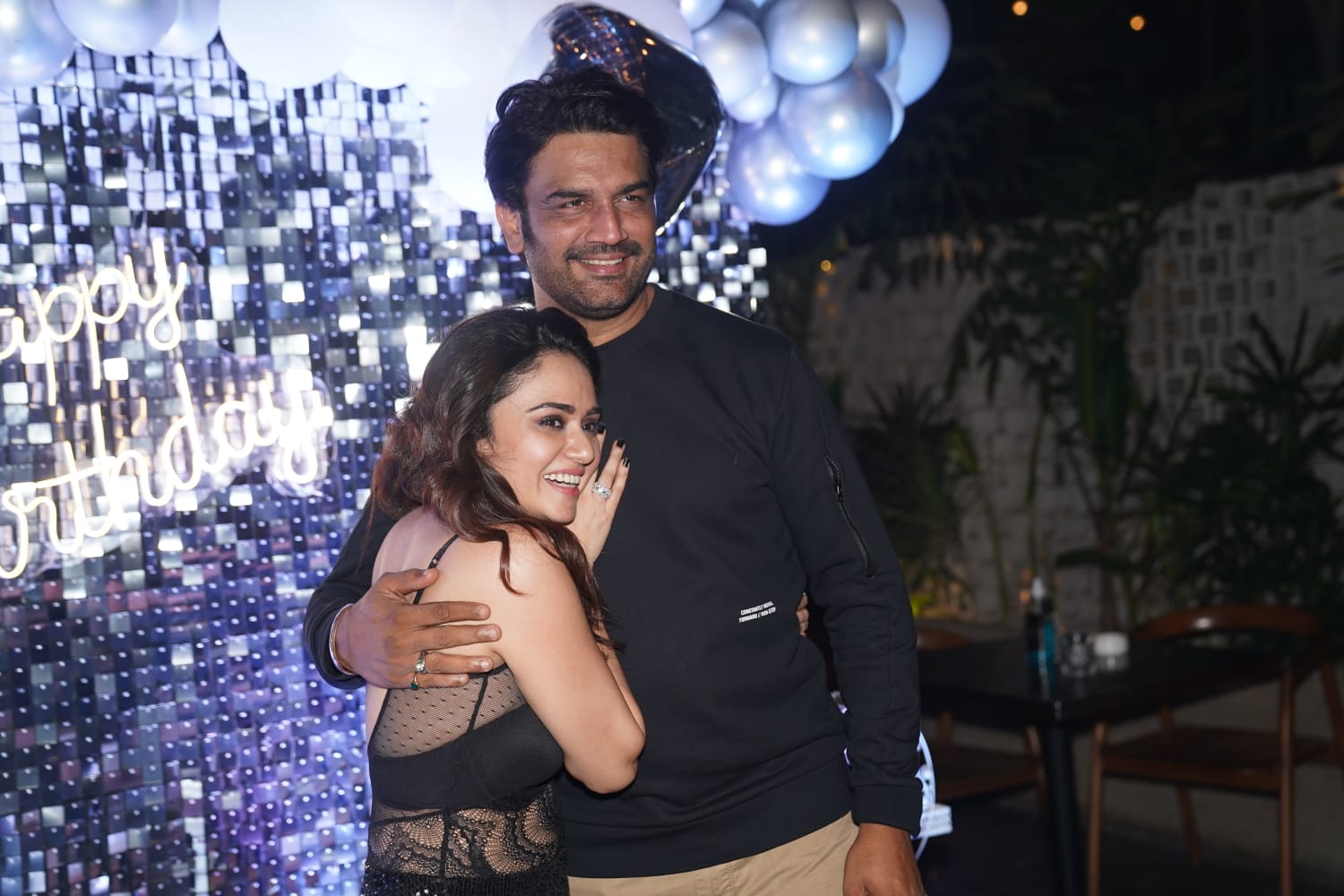 amruta khanvilkar birthday celebration