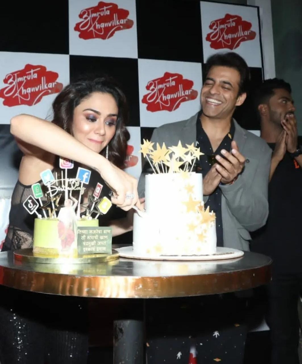 amruta khanvilkar birthday celebration